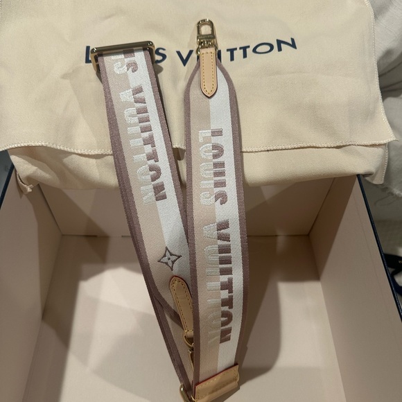 Louis Vuitton Bandouliere strap - Picture 3 of 3